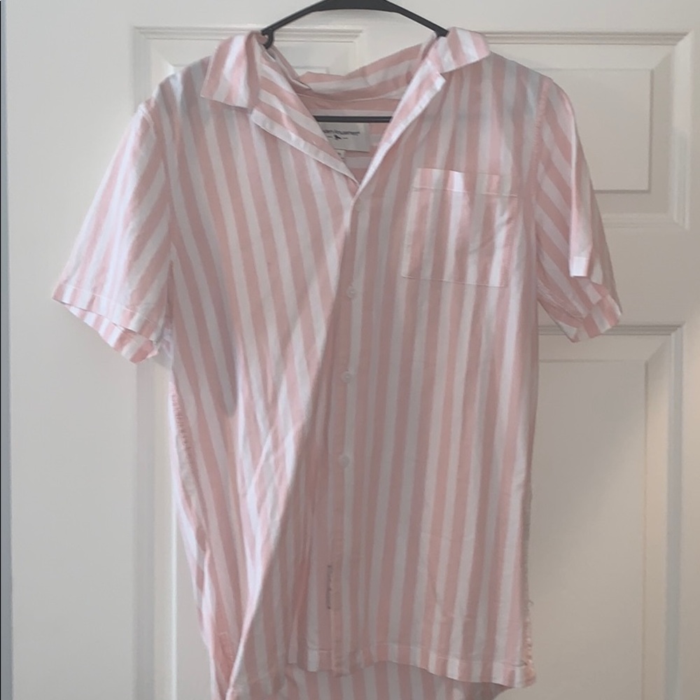 Short sleeved V shirt